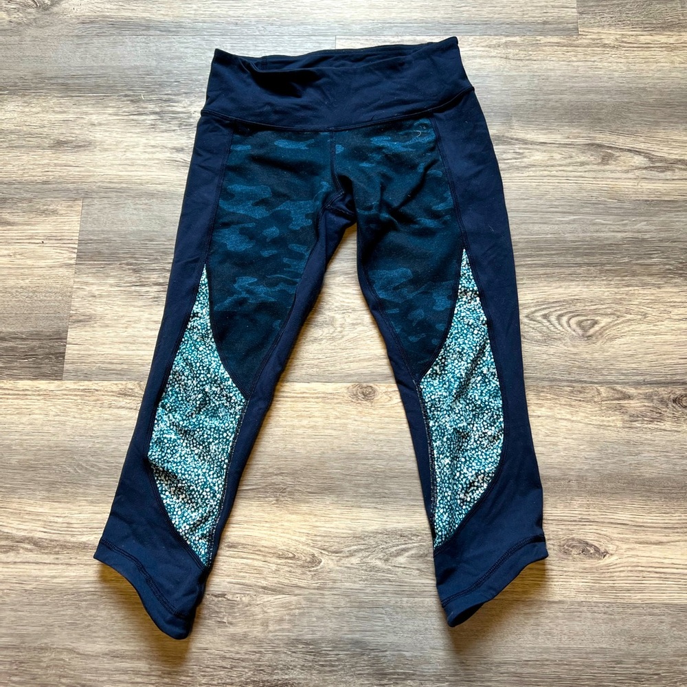 Lulu Lemon Blue Printed Cropped Leggings